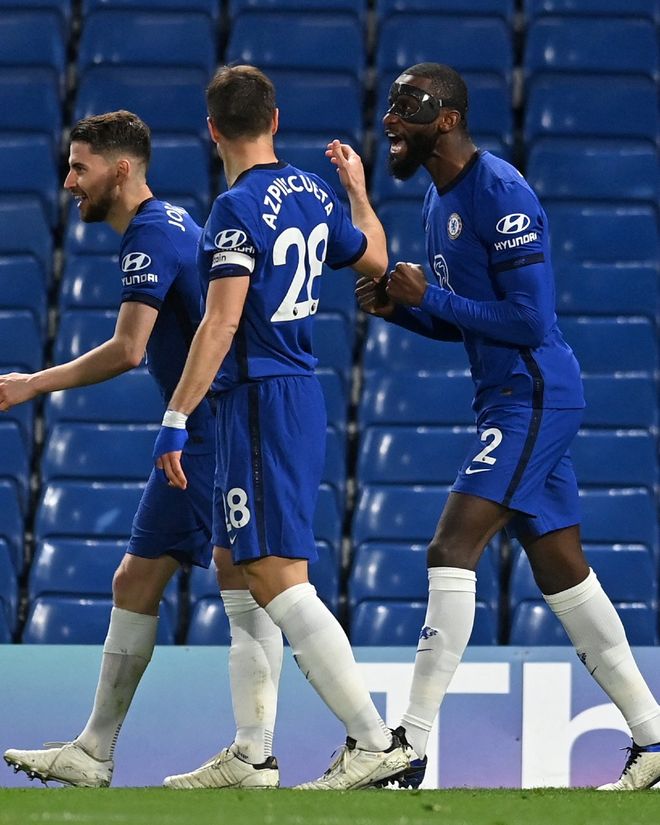 斯洛特帅位悬了？利物浦换帅传闻反转，关键战成救命稻草